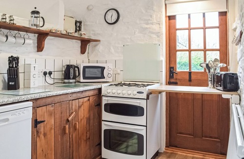 Llanybydder Cottage | 4 bedroom accommodation in Llanllwni
