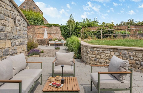 Muchelney Cottage | 4 bedroom accommodation in Middlezoy, near Bridgwater