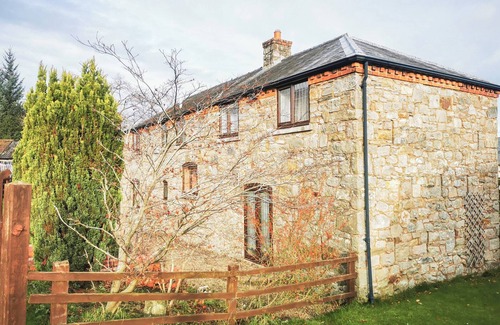 Weston Rhyn Cottage | 4 bedroom accommodation in Weston Rhyn, near Oswestry