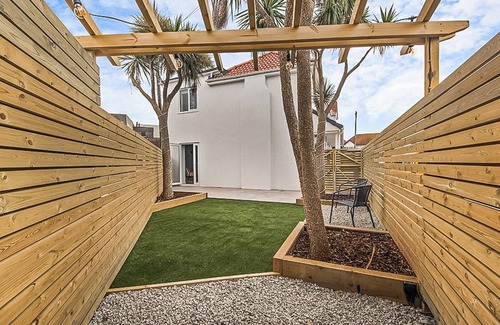 Paignton Cottage | 4 bedroom accommodation in Preston
