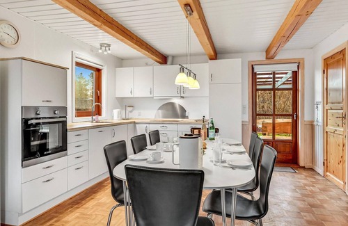 Farvang House | 4 bedroom amazing home in Fårvang