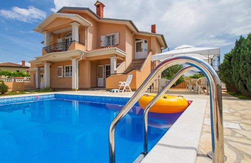 Vinez House | 4 bedroom awesome home in Labin