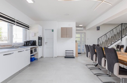 Jursici House | 4 bedroom beautiful home in Jursici