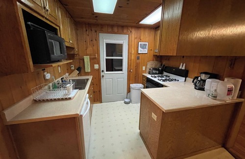 Twain Harte Cabin | 4-bedroom cabin in charming Twain Harte with WiFi, great for friends and family
