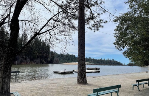 Twain Harte Cabin | 4-bedroom cabin in charming Twain Harte with WiFi, great for friends and family