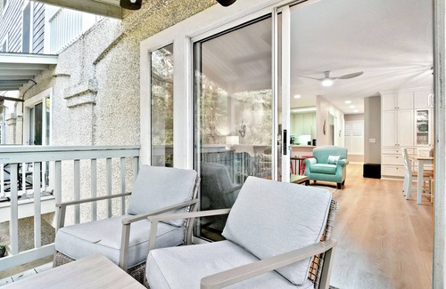 Demere Park Condo | 4 bedroom condo. Community pool. Close to pier/village area and beach.