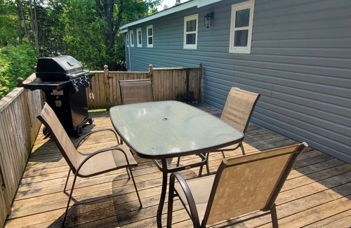 Southampton Cottage | 4 Bedroom Cottage - steps to beautiful Southampton Beach