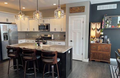 Osceola House | 4-bedroom family home in Osceola - close drive to Notre Dame!
