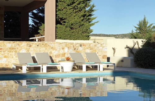 Finikas Villa | 4 bedroom Family Villa with shared Pool & Sea View