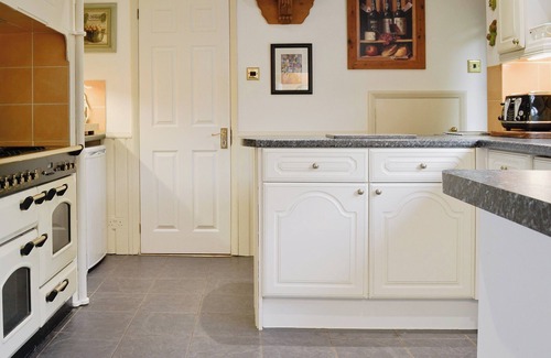 Bourton-on-the-Water Cottage | 4 bedroom accommodation in Bourton-on-the-Water
