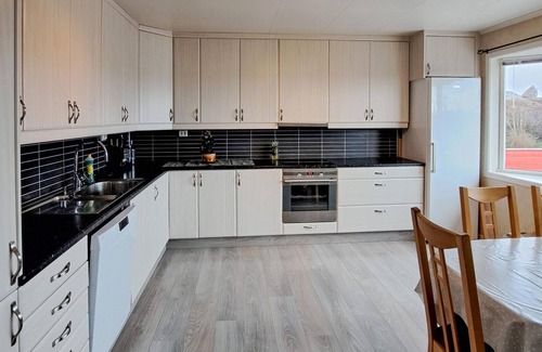 Egersund Apartment | 4 bedroom gorgeous apartment in Hellvik