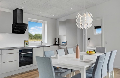 Hjarbæk House | 4 bedroom gorgeous home in Løgstrup