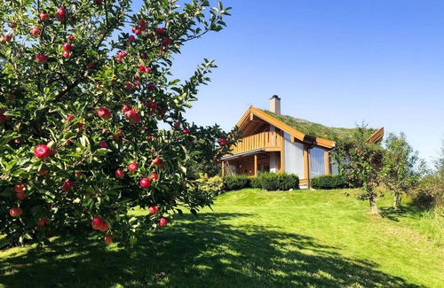 Vindafjord House | 4 bedroom gorgeous home in Bjoa