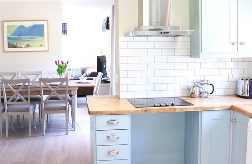 Kenmare Condo | 4 bedroom holiday home with wheelchair accessible bathroom 2km from Kenmare