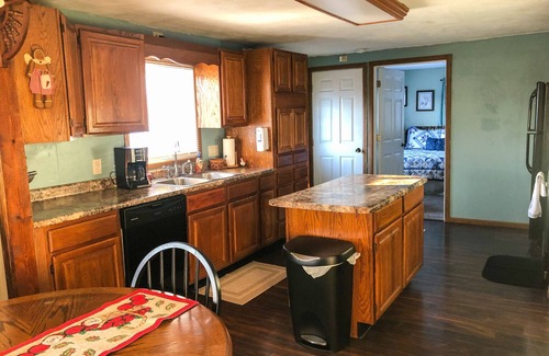 Lakeside House | 4 bedroom home located 1 mile outside the gates of Lakeside off N Shore Blvd