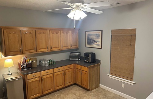 Lincolnton Cottage | 4-bedroom home on Clark’s Hill Lake with, AC, WiFi, Covered Dock & Boat Ramp.