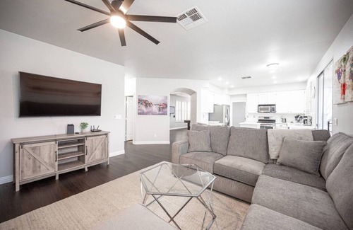 Spring Valley House | 4 Bedroom Home With Pool, Hot Tub, Outdoor Kitchen