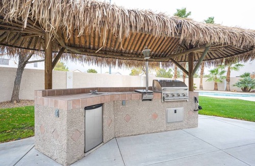 Spring Valley House | 4 Bedroom Home With Pool, Hot Tub, Outdoor Kitchen