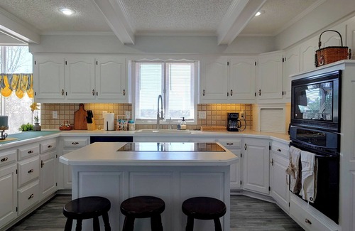 Overland Park House | 4-bedroom house in delightful upscale neighborhood at Overland Park