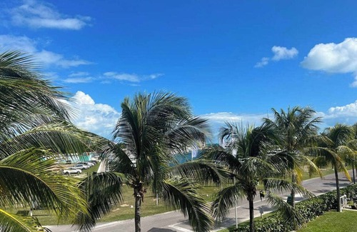 Port New Providence House | 4-bedroom house in delightful Nassau with WiFi, fitness room, AC - PALM CAY