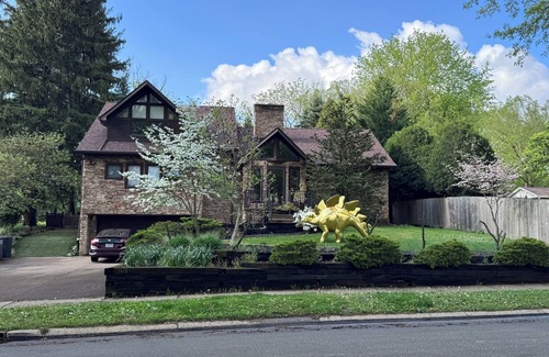 Dark Hollow Woods House | 4-bedroom house in fabulous Oakmont, 2 blocks away from Oakmont County Club.
