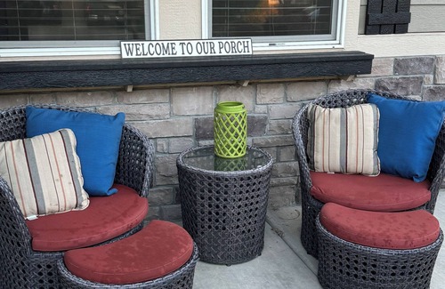 Medford House | 4-bedroom house in lovely Medford with AC, Close to Rogue X, beautiful patio.