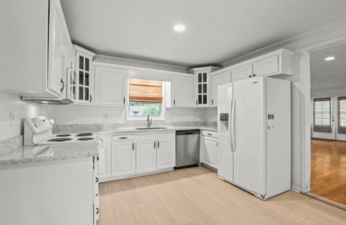 Bay St Louis House | 4-bedroom house in charming Bay St Louis, sleeps 12, 3 minutes to downtown. Wifi