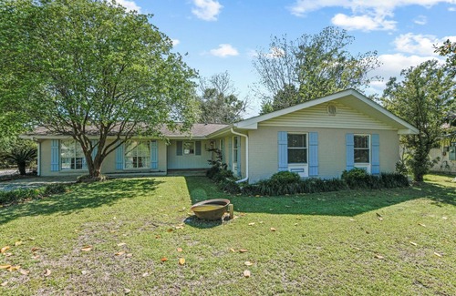 Bay St Louis House | 4-bedroom house in charming Bay St Louis, sleeps 12, 3 minutes to downtown. Wifi