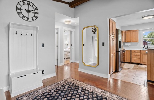 Mounds View House | 4-bedroom house in marvelous Mounds View with WiFi, AC