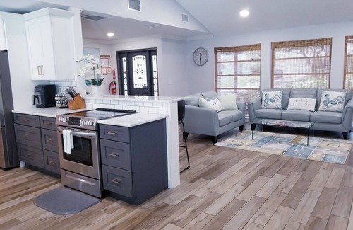 Largo House | 4-Bedroom House, KS with Inground Heated Poolnand 15 minute to Clearwater Beach