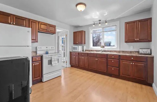 Trepassey House | 4 Bedroom House near Whale Watching and Mistaken Point Ecological Reserve.