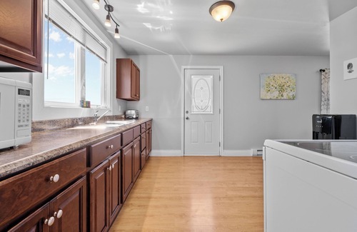 Trepassey House | 4 Bedroom House near Whale Watching and Mistaken Point Ecological Reserve.