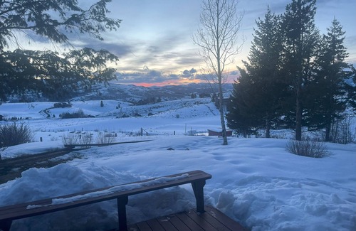 Hoback Junction House | 4-bedroom house on 5 acres with 360 degree views of the Teton Mountain range