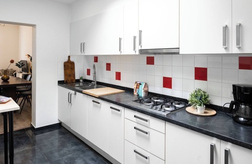 Berchem House | 4 bedroom house with kitchen and bathroom and we can offer a solution for your parking