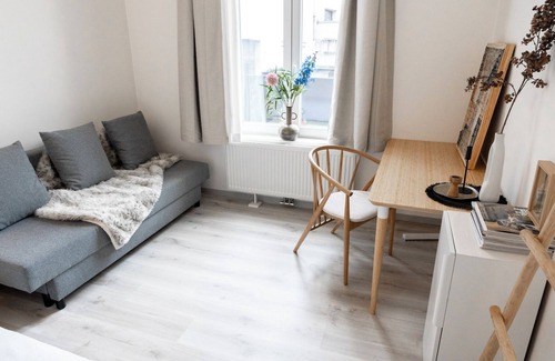 Berchem House | 4 bedroom house with kitchen and bathroom and we can offer a solution for your parking