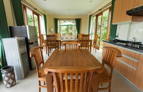 Tampaksiring Villa | 4 Bedrooms Villa with Pool and Yoga Deck