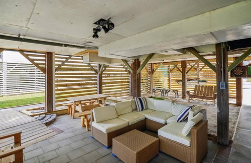 South Nags Head House | 4 bedroom in Nags Head, 5 minute walk to the beach! Outdoor amenities galore!
