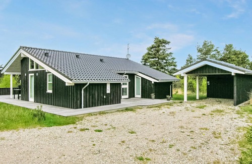 Torup Strand House | 4 bedroom lovely home in Fjerritslev