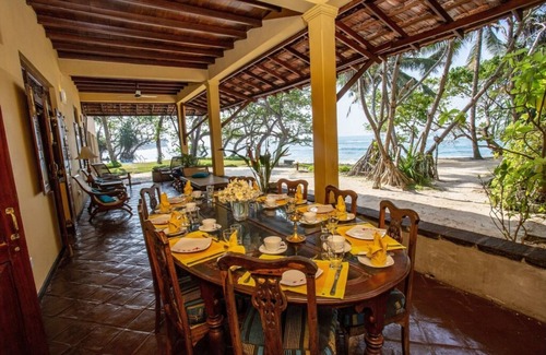 Kathaluwa Villa | 4 bedroom Luxury Beach Front Villa. Private Pool. Fully staffed. Stunning Views,