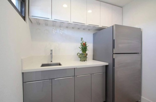 Sunrise Vista Chino House | 4 Bedroom Modern Home, Pool+Spa+Guest House!