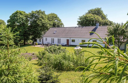 Skygge House | 4 bedroom nice home in Ejstrupholm
