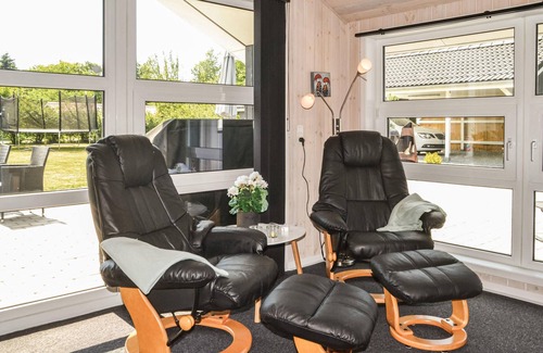 Jegum House | 4 bedroom nice home in Oksbøl