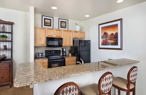 Osage Beach Condo | 4 Bedroom Presidential Condo w/Kitchen on Lake of the Ozarks!