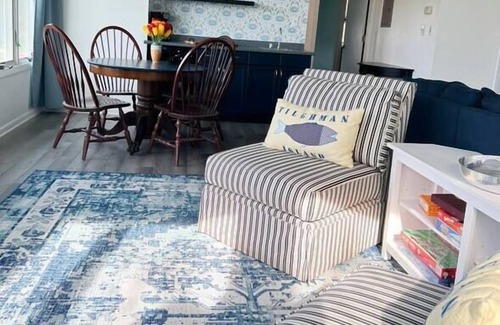 Tilghman House | 4-Bedroom Retreat: Modern, Pet-Friendly