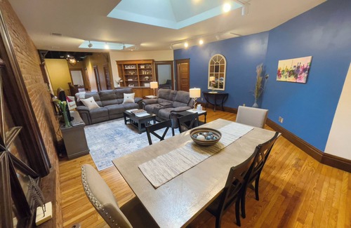 Clare Condo | 4-bedroom spacious Loft in Historic Downtown Clare - Extended family Suite