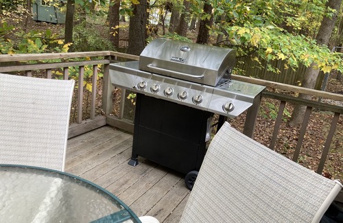 Raleigh House | 4-bedroom vacation home 17 minutes from North Carolina State University