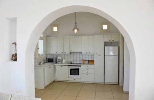 Pitrofos Villa | 4 Bedroom villa in Andros overlooking the Aegean Sea