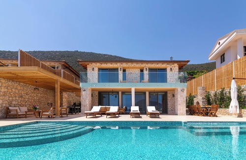 Kalkan Villa | 4-bedroom villa in delightful Antalya with WiFi, AC. Enjoy your stay WE2