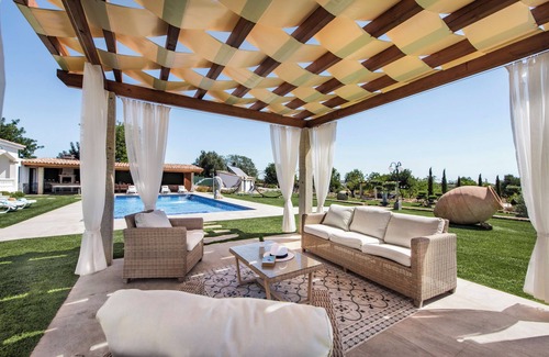 Cerro do Ouro Villa | 4 Bedroom Villa Private Heated Pool+Jacuzzi(both heated on request extra cost)