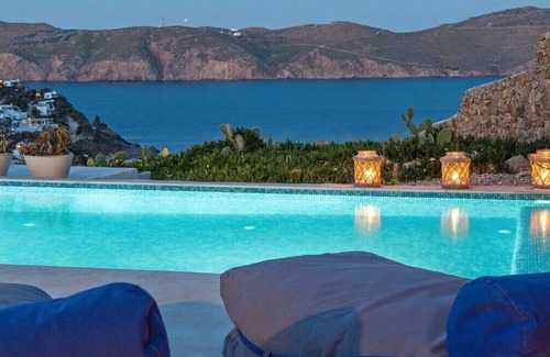 Panormos Villa | 4-Bedroom Villa with Private Pool & Sea View